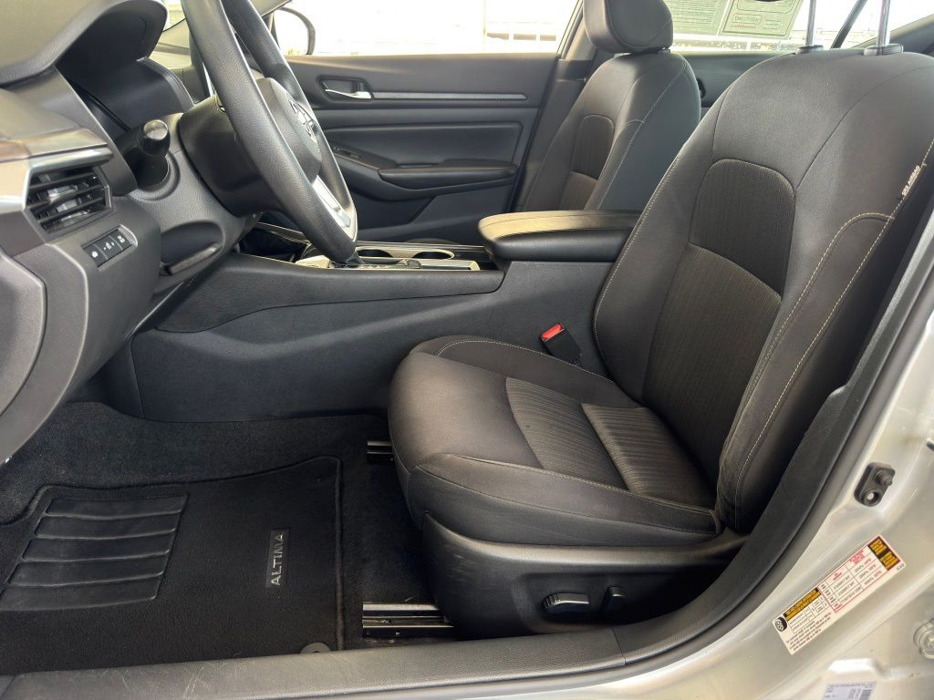 2024 Nissan Altima 2.5 SV - 8