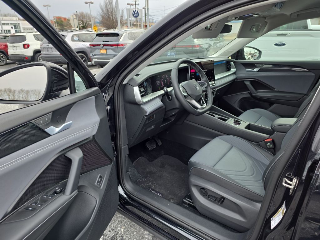 2026 Volkswagen Tiguan 2.0T SE - 8