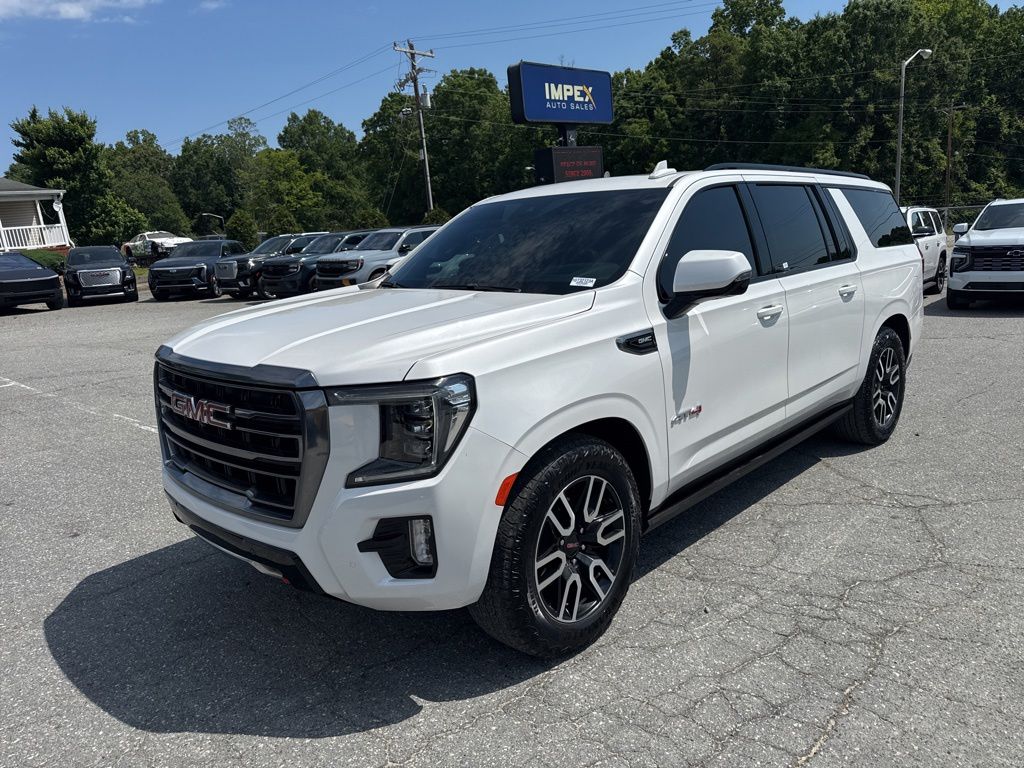 2023 GMC Yukon 4WD AT4's photo