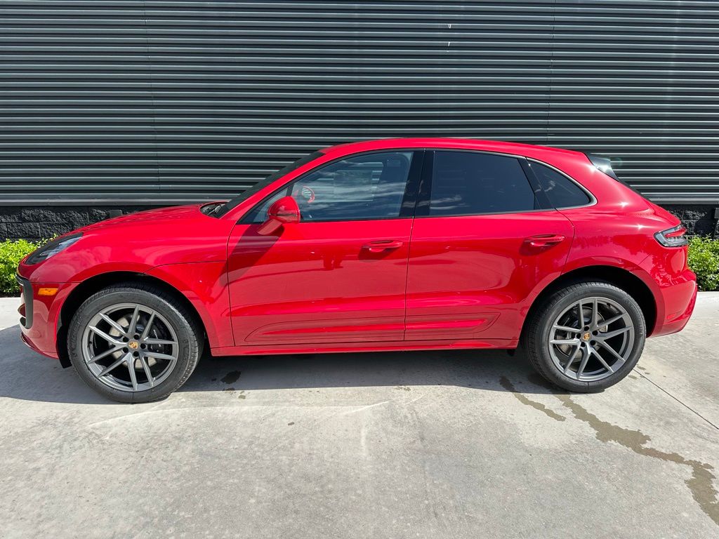 Thumbnail: 2025 Porsche Macan - 2