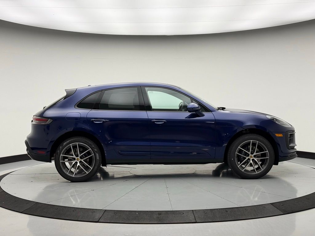 Thumbnail: 2026 Porsche Macan - 10