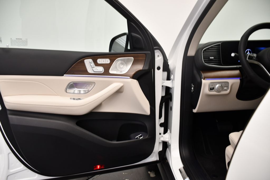 Thumbnail: 2025 Mercedes-Benz GLS - 31