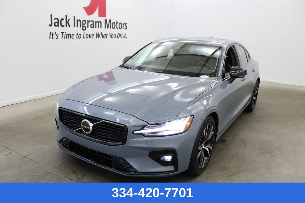  2024 Volvo S60 B5 Core Dark Theme FWD   