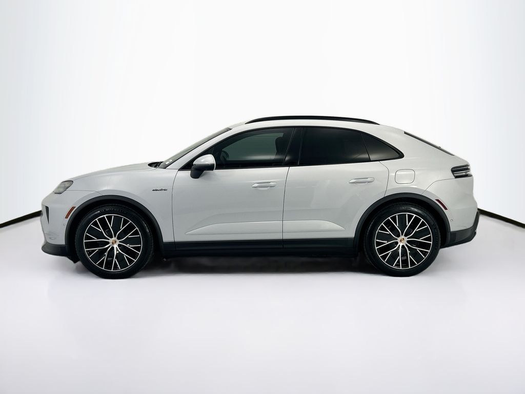 Thumbnail: 2026 Porsche Macan - 2