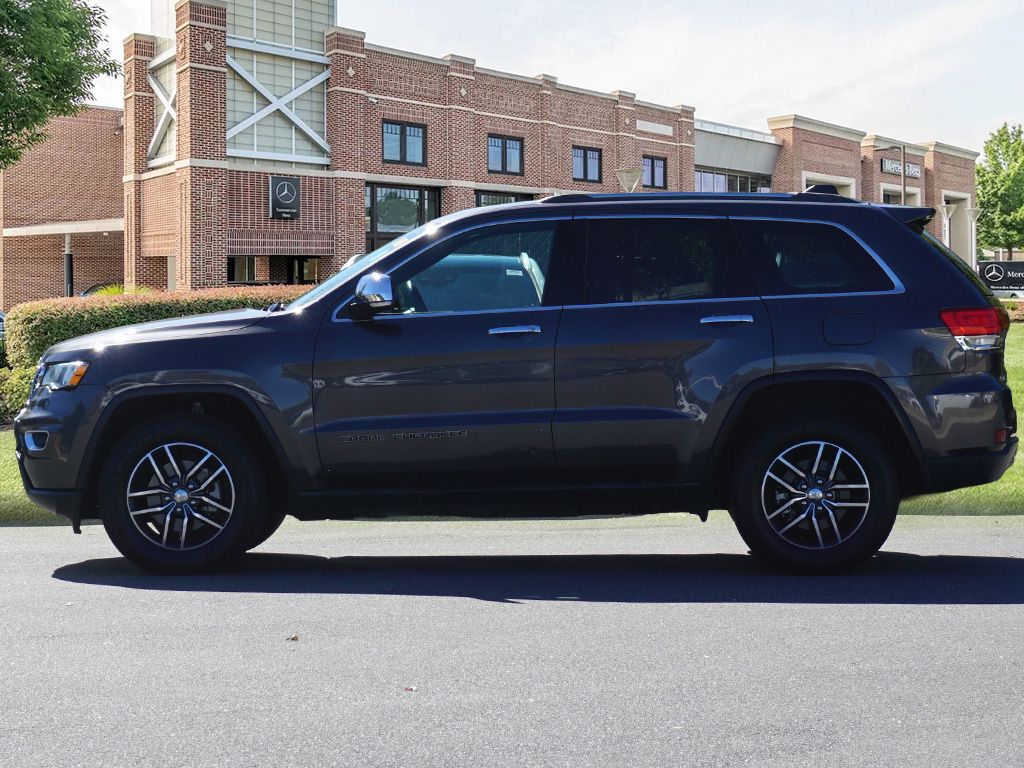 Thumbnail: 2018 Jeep Grand Cherokee - 8
