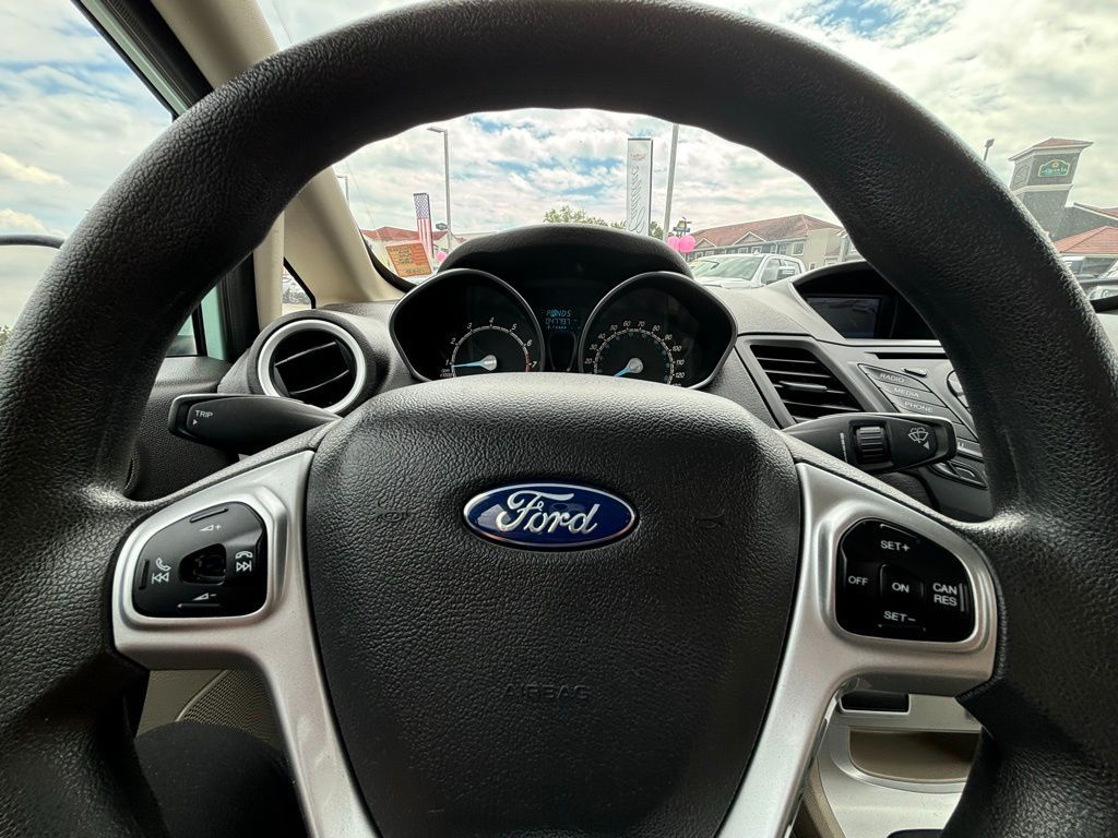 2019 Ford Fiesta SE 32