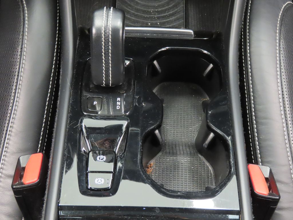 Thumbnail: 2019 Volvo XC40 - 27