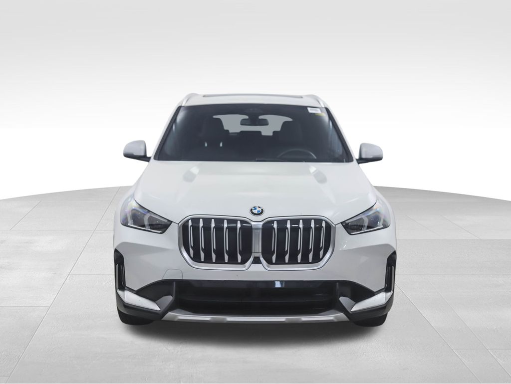 Thumbnail: 2023 BMW X1 - 8