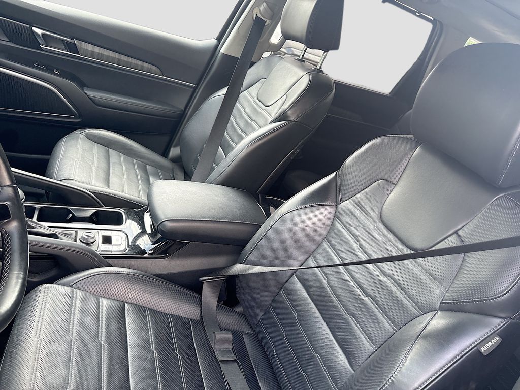 Used 2023 Black Kia SX-Prestige image 22