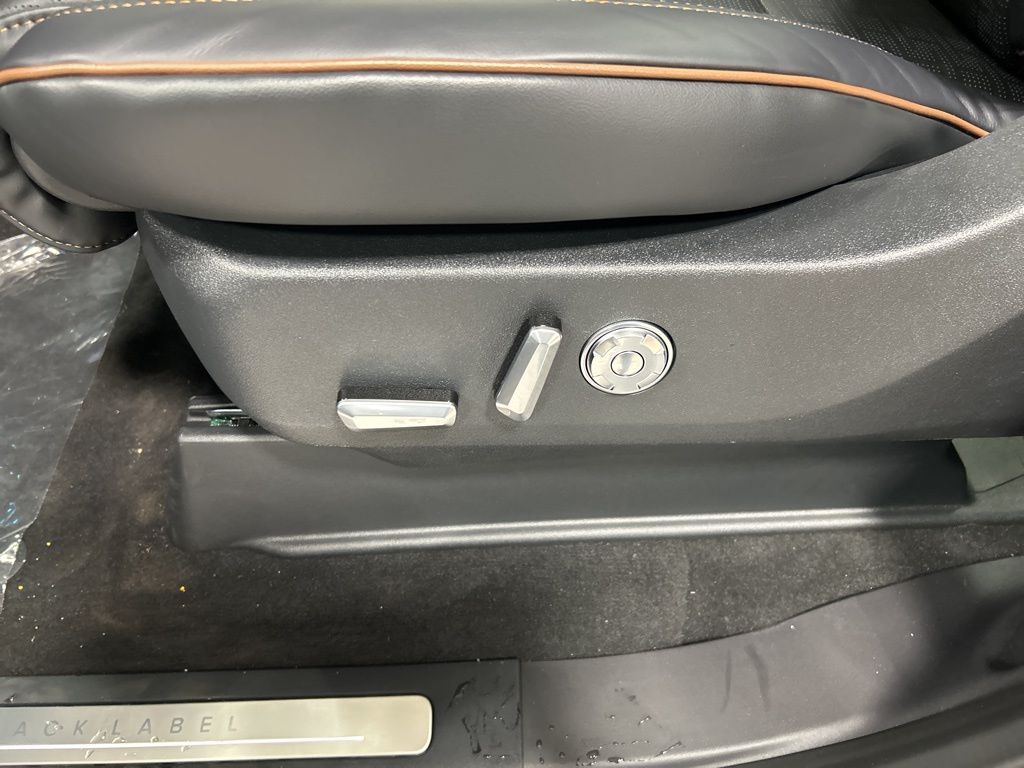 new 2026 Lincoln Navigator L car, priced at $128,975