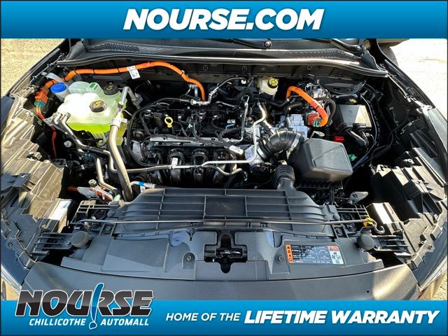 2025 Ford Escape Hybrid ST-Line photo