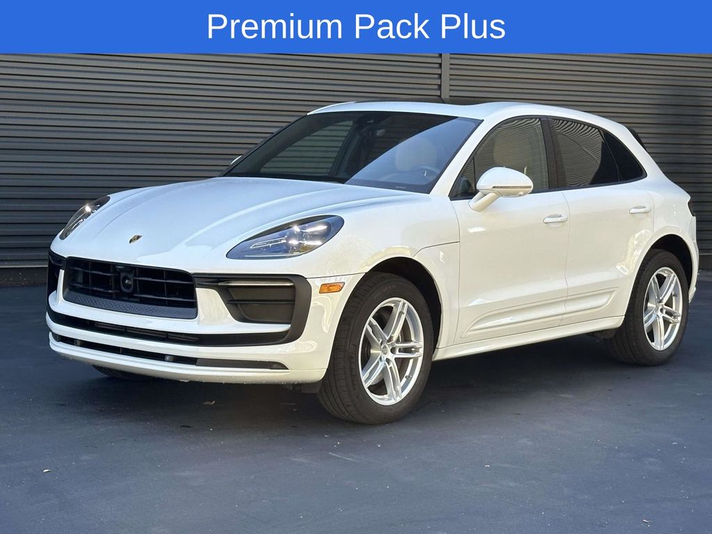 2025 Porsche Macan AWD