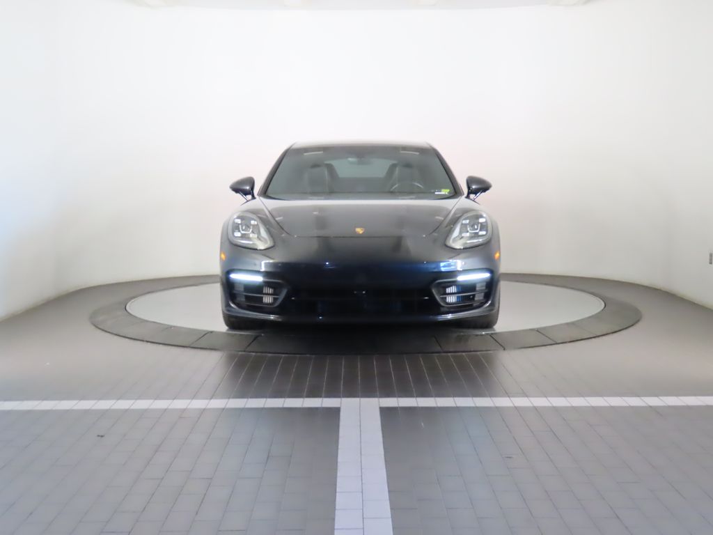 2022 Porsche Panamera 4 8