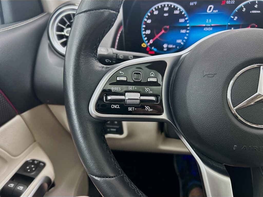 Thumbnail: 2023 Mercedes-Benz GLB - 11