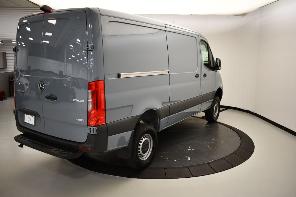 2024 Mercedes-Benz Sprinter 2500 5