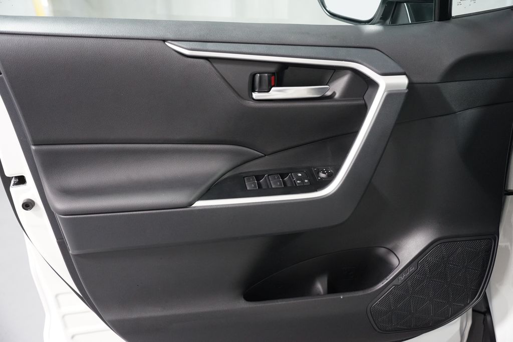 Thumbnail: 2025 Toyota RAV4 - 30