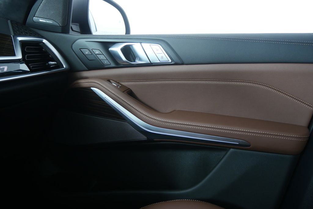 Thumbnail: 2026 BMW X7 - 28