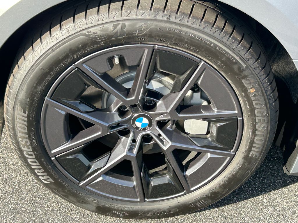 Thumbnail: 2026 BMW i4 - 9