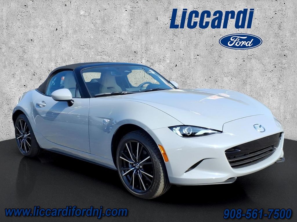Aero Gray Metallic 2025 Mazda MX-5 Miata Grand Touring RWD Convertible Rear-Wheel Drive 6-Speed Automatic