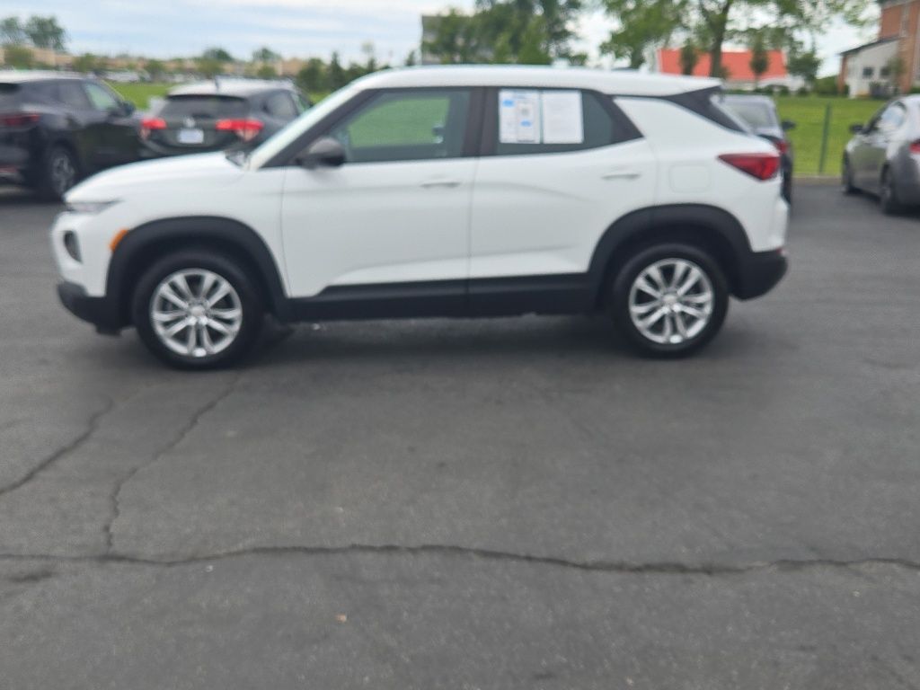 View vehicle photo 5