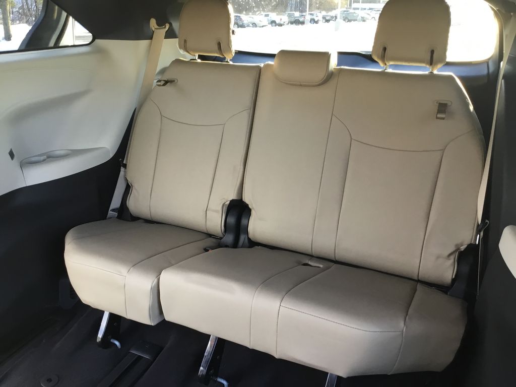 Thumbnail: 2024 Toyota Sienna - 17