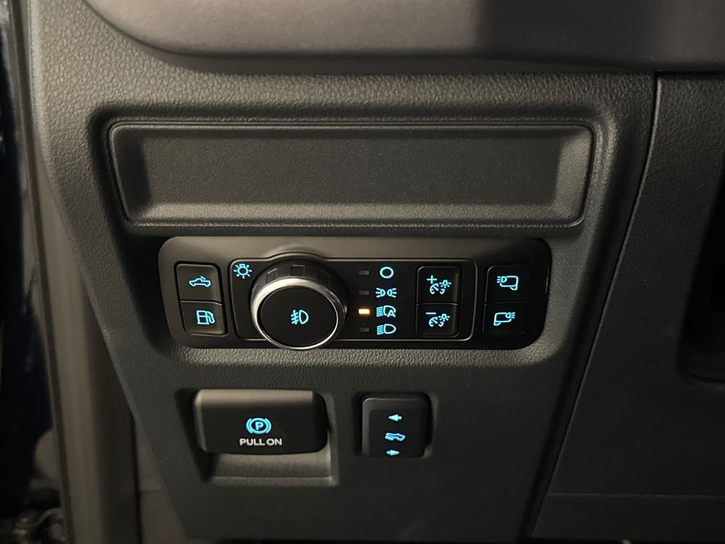 Certified Used 2025 Blue Ford XLT image 19