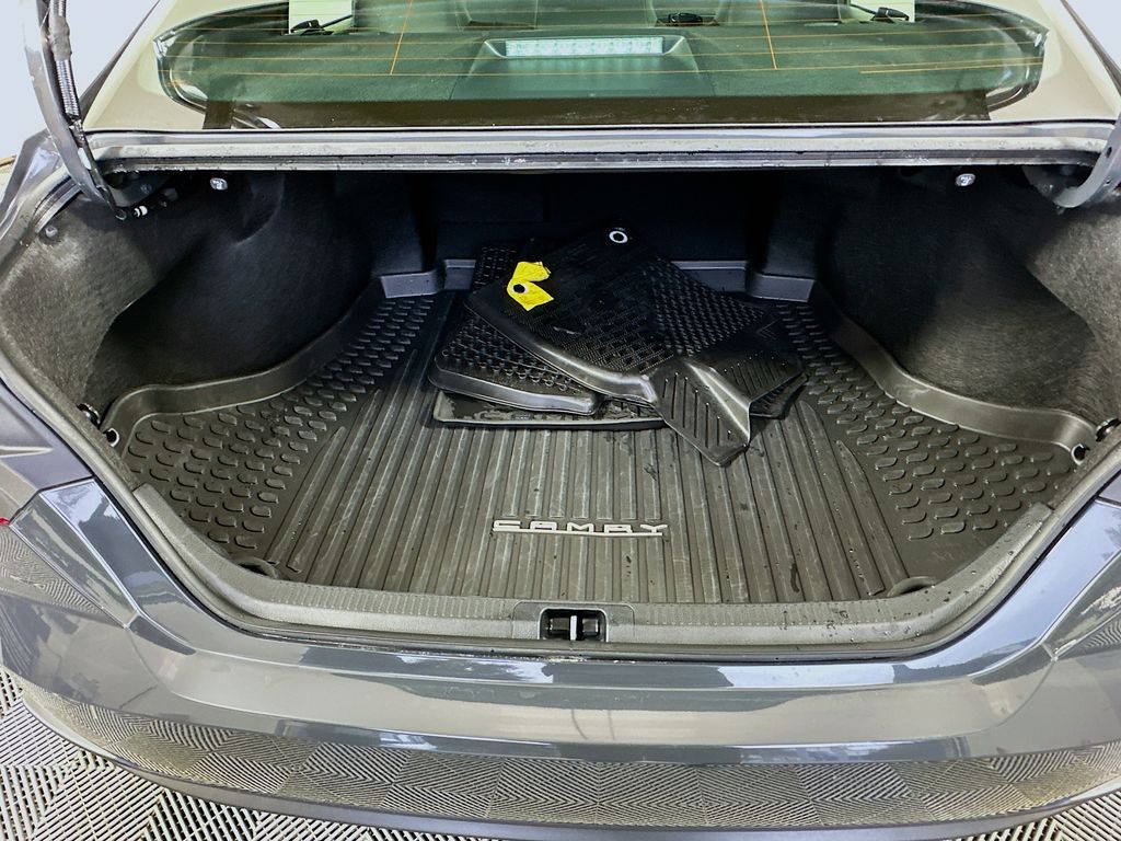 Thumbnail: 2025 Toyota Camry - 27