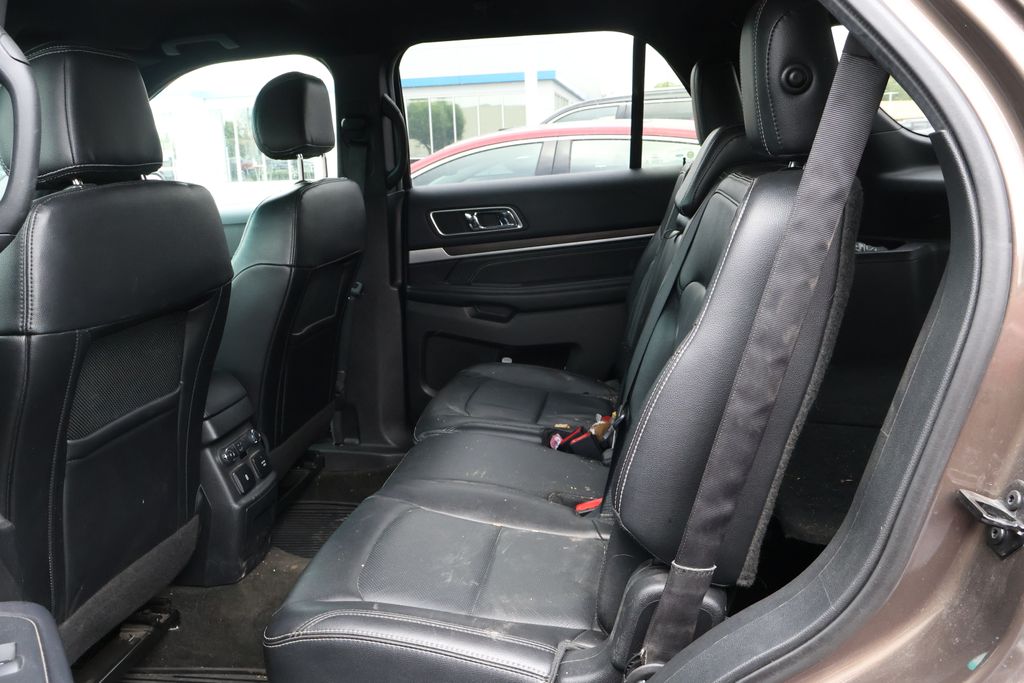 2016 Ford Explorer Limited 31
