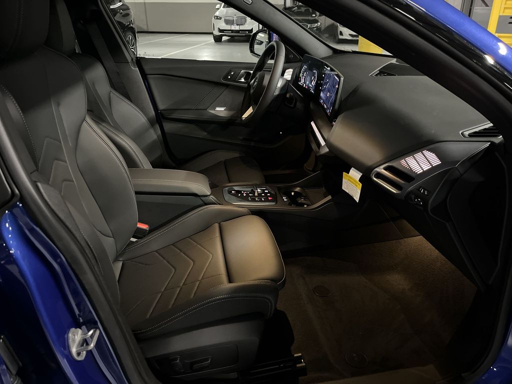 Thumbnail: 2025 BMW 2 Series - 25