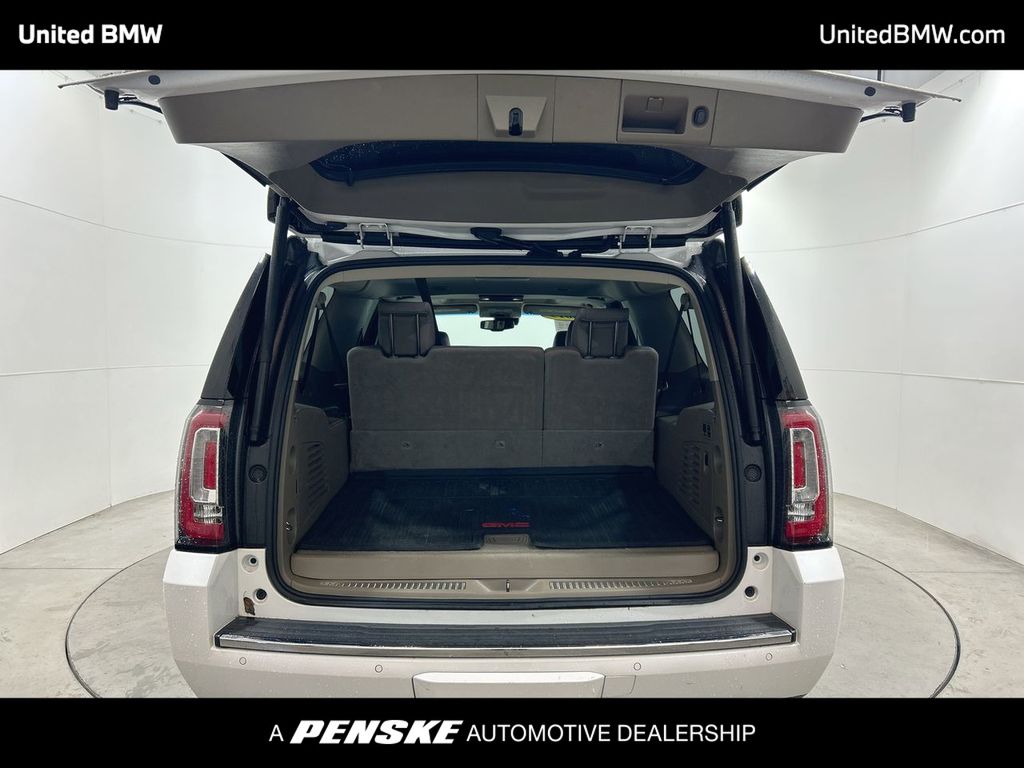 Thumbnail: 2019 GMC Yukon XL - 22