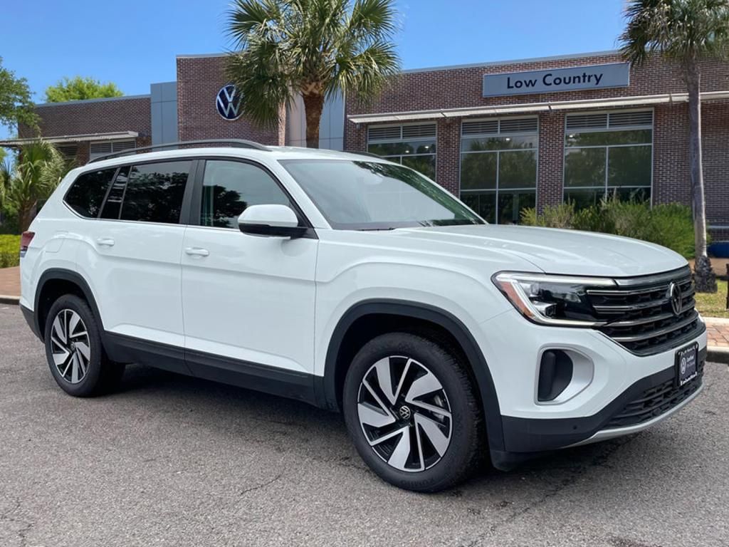 Pure White 2025 Volkswagen Atlas SE 4Motion with Technology SUV / Crossover All-Wheel Drive 8-Speed Automatic