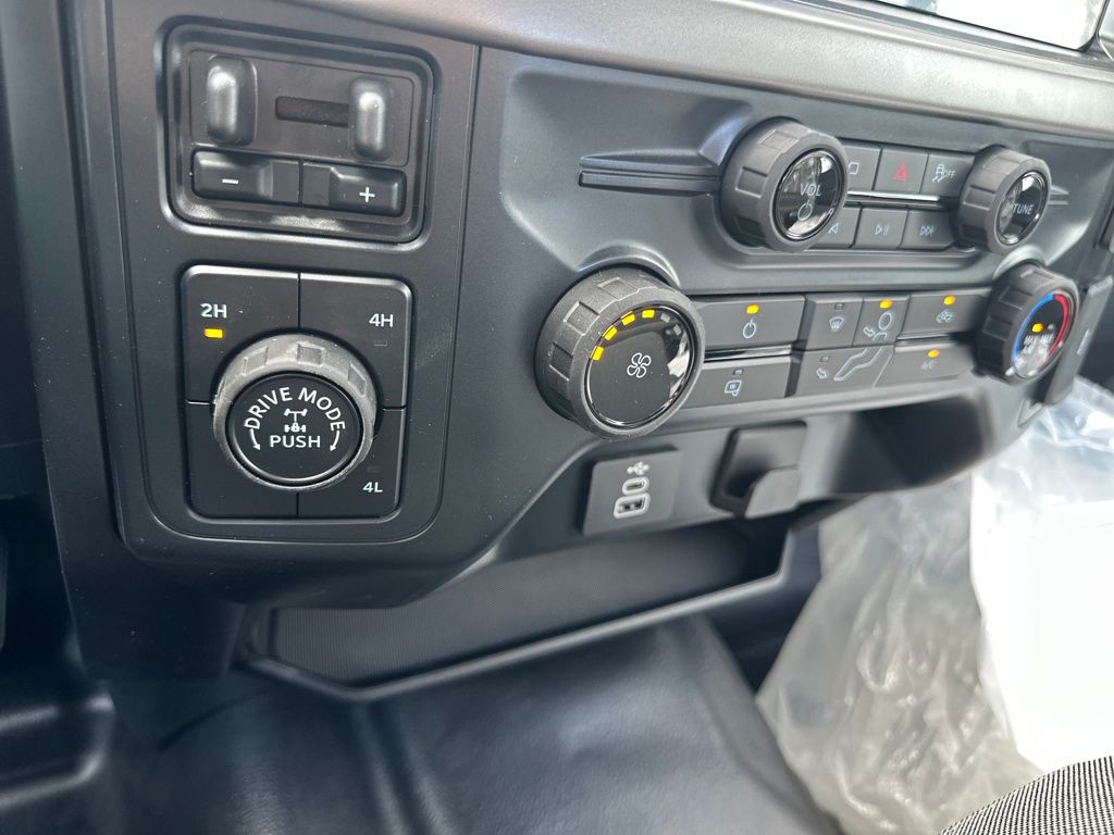 New 2025 Ford F-150 SuperCrew 5.5' Box XL