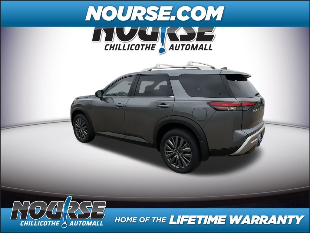 2025 Nissan Pathfinder SL photo