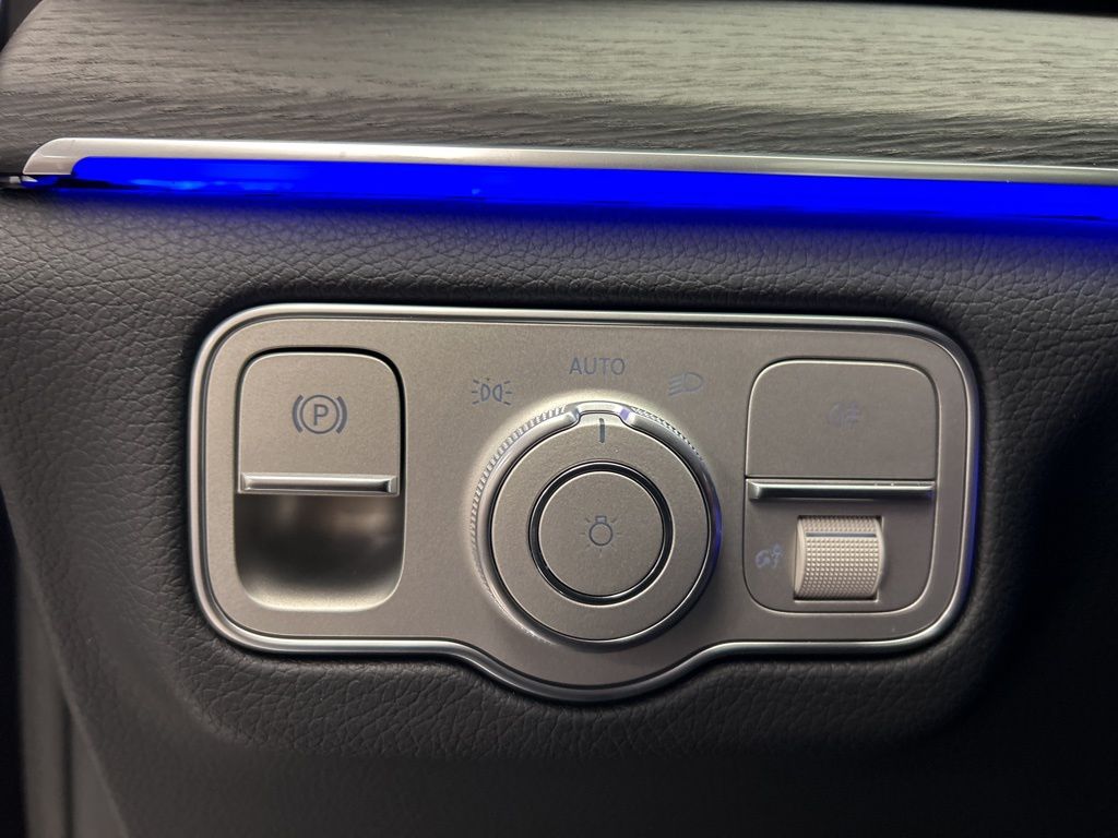 Thumbnail: 2026 Mercedes-Benz GLS - 22