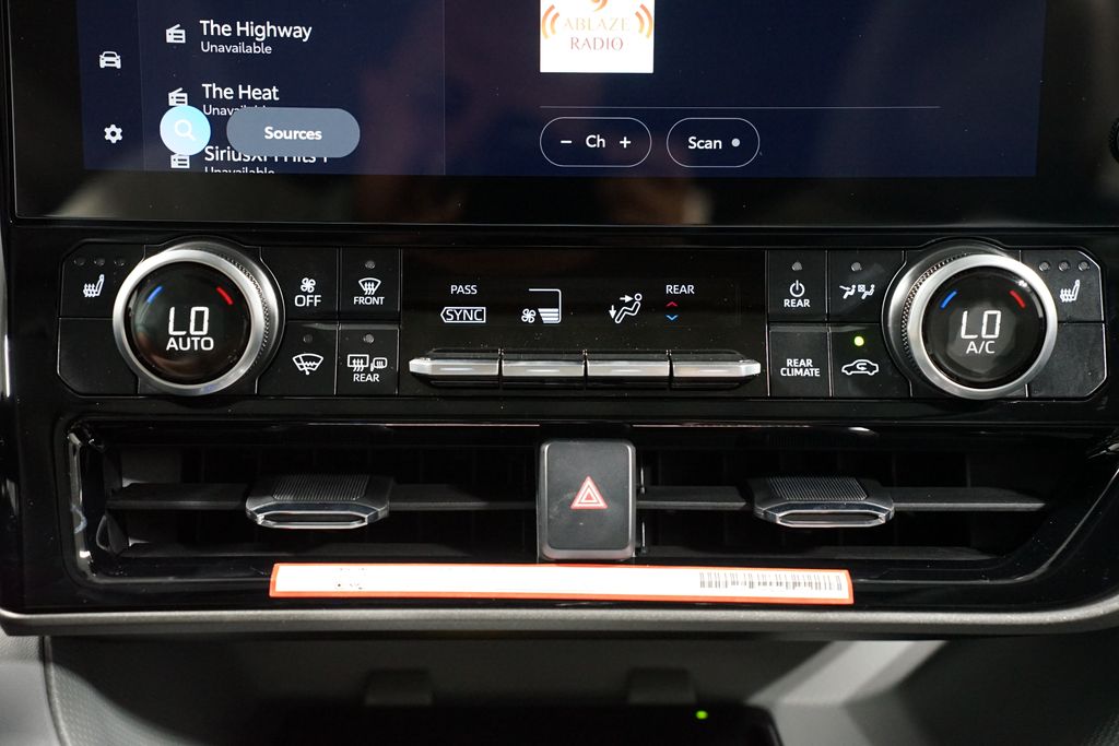 Thumbnail: 2025 Toyota Highlander - 20