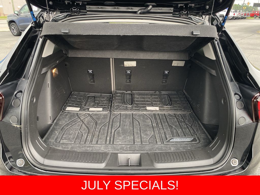 Used 2025 Chevrolet Trax SUV