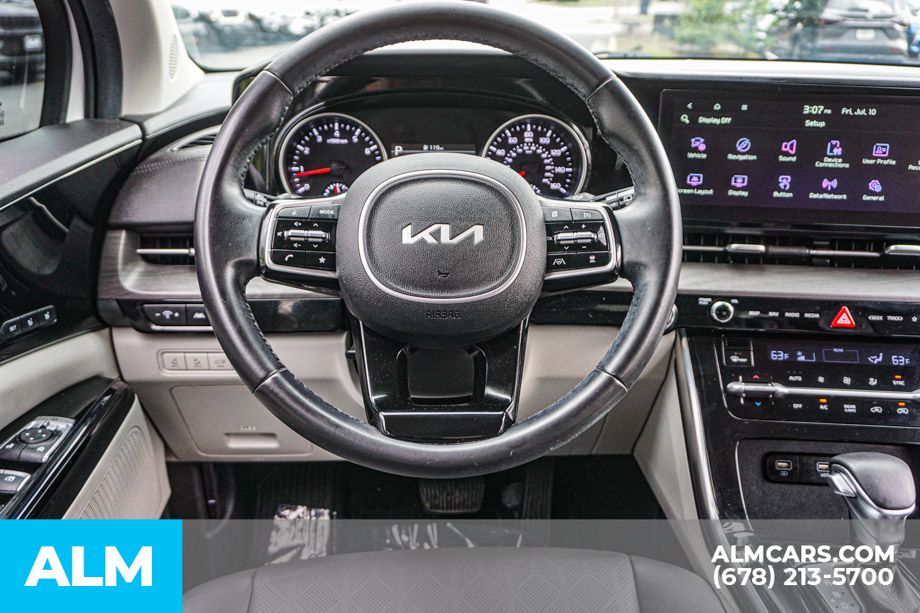 Used 2022 White Kia SX image 30