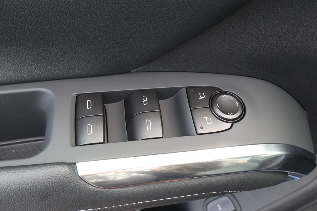 Thumbnail: 2026 Chevrolet Traverse - 17