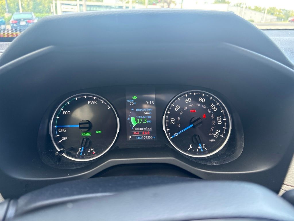 Used 2022 Gray Toyota XLE Premium image 17