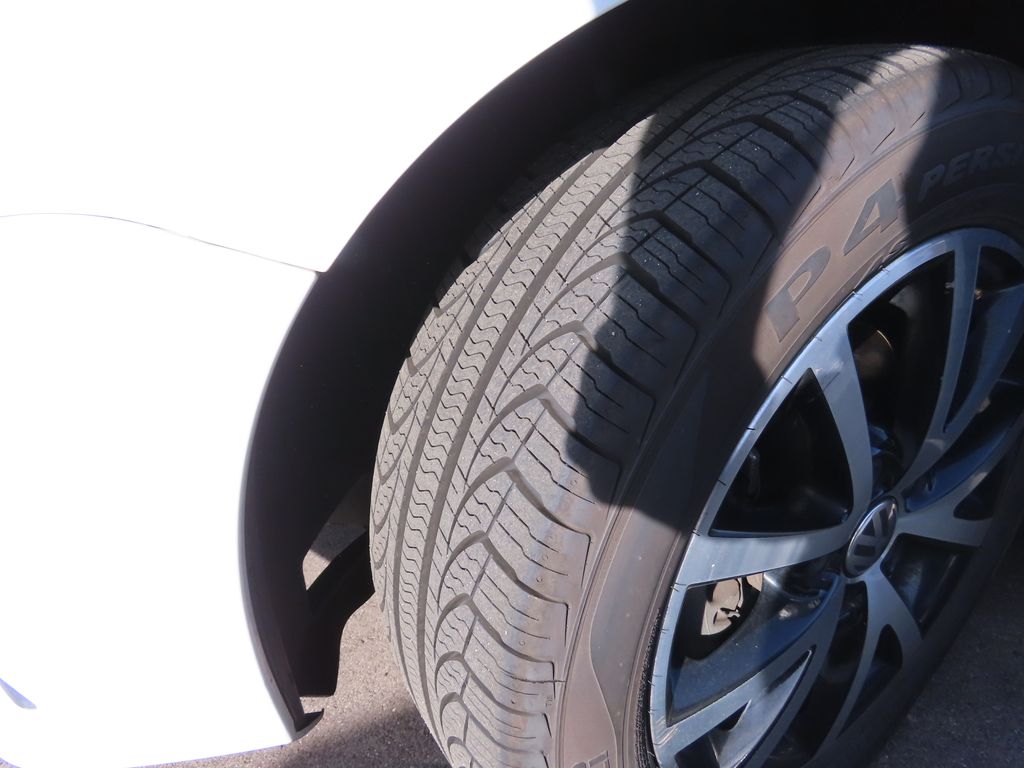 Thumbnail: 2016 Volkswagen Jetta - 14