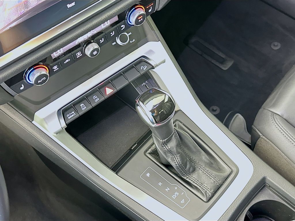 Thumbnail: 2019 Audi Q3 - 16