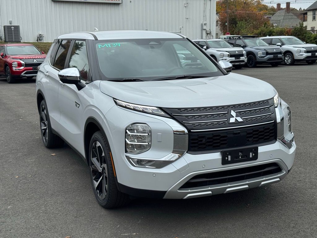 2025 Mitsubishi Outlander Hybrid Plug-in SE S-AWC