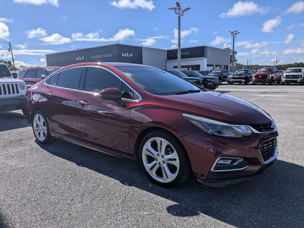 2016 Chevrolet Cruze Rojo (Red Tintcoat) Sedán Tracción delantera 6 velocidades Automática