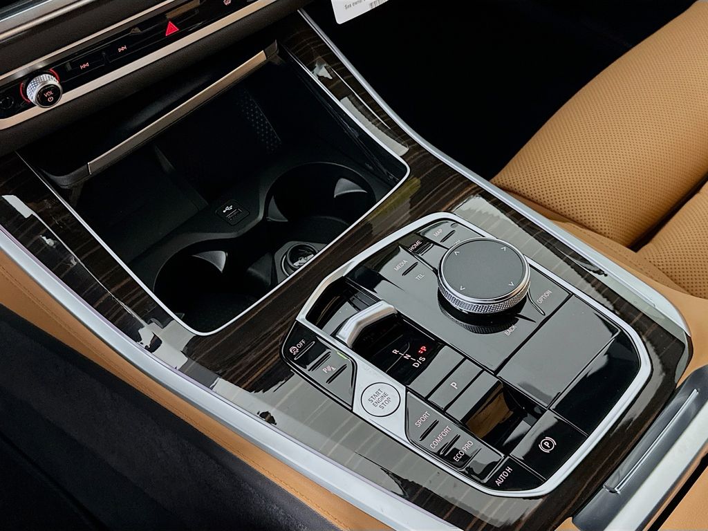 Thumbnail: 2026 BMW X5 - 15