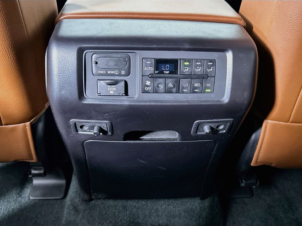 Thumbnail: 2017 Toyota Sequoia - 27
