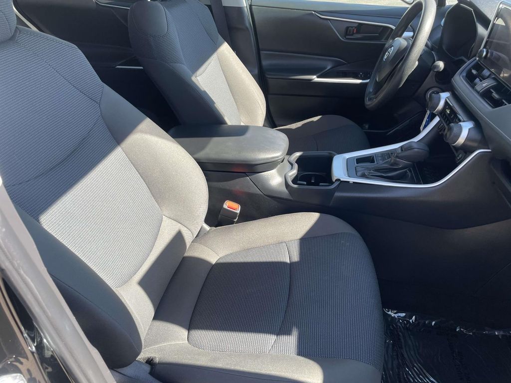 Used 2024 Toyota RAV4 LE 4D Sport Utility