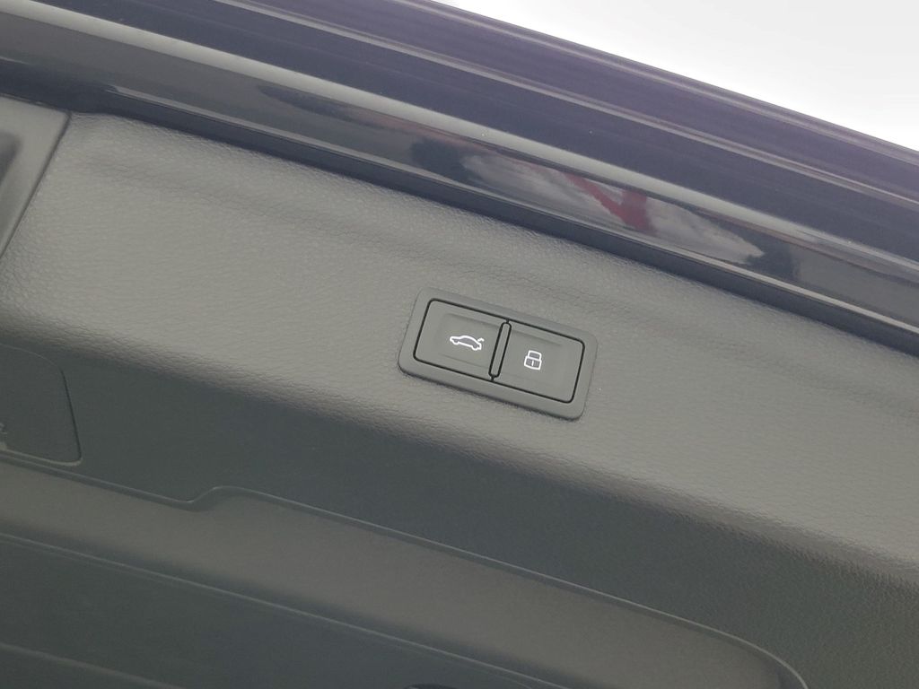 Thumbnail: 2023 Audi Q3 - 11