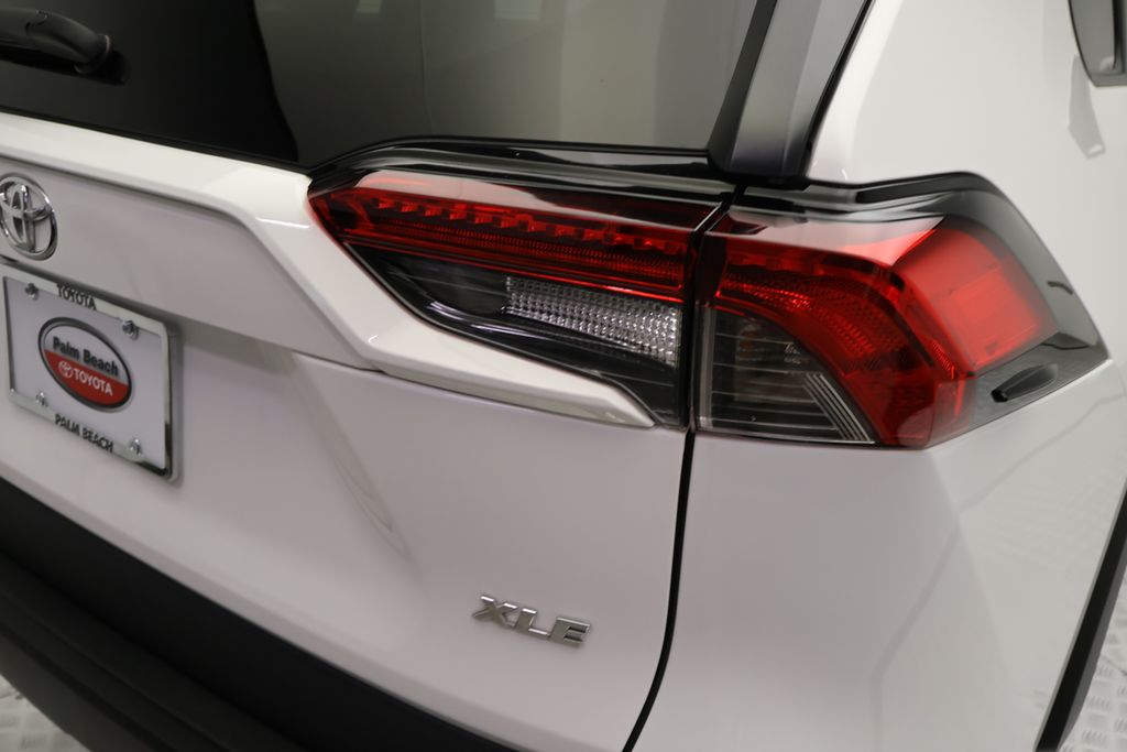 Thumbnail: 2024 Toyota RAV4 - 9