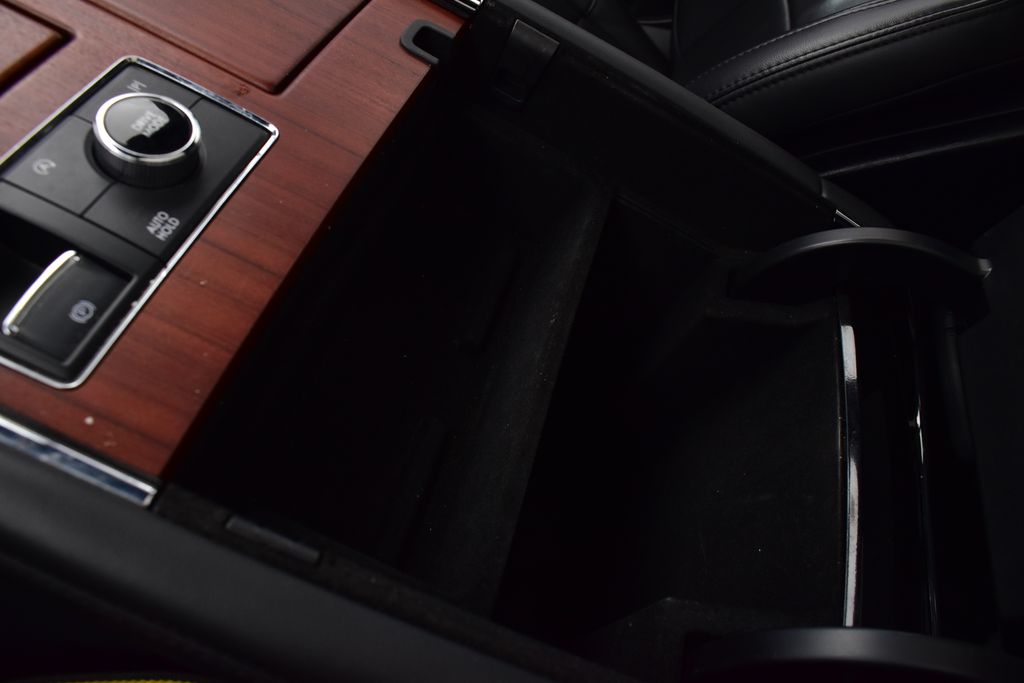 Thumbnail: 2024 Lincoln Navigator L - 24