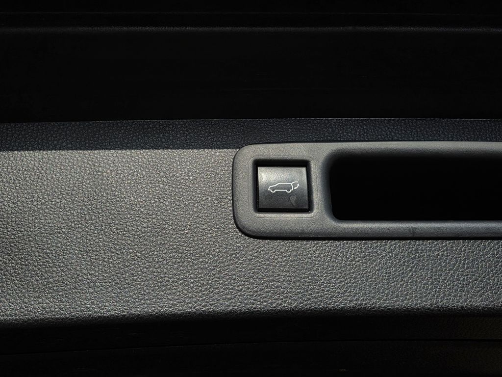 Used 2021 Toyota Highlander SUV